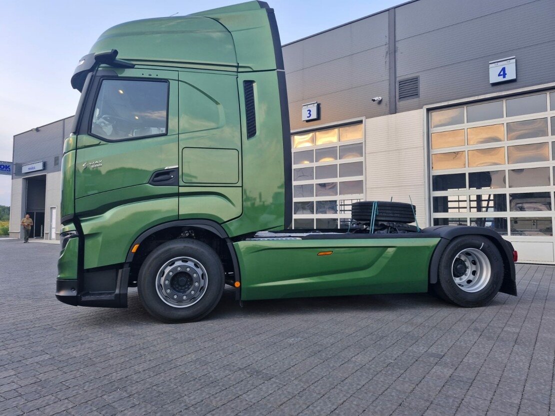 IVECO S-WAY AS440S50T/P Фото #3